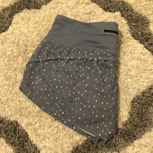 lululemon speed up shorts 2.5 inseam size 8 EUC